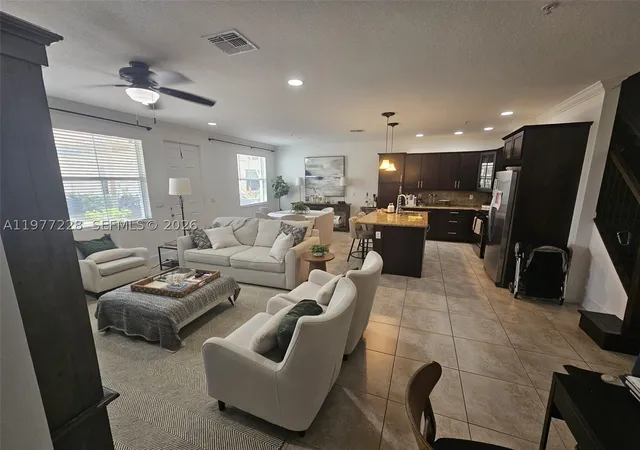 5th image of 3390 Nw 125Th Way #3390, Sunrise, FL 33323 | MLS# A11977228