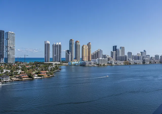 2nd image of 3600 Mystic Pointe Dr #Ph16, Aventura, FL 33180 | MLS# B26010056