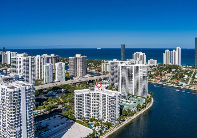 3rd image of 3600 Mystic Pointe Dr #Ph16, Aventura, FL 33180 | MLS# B26010056