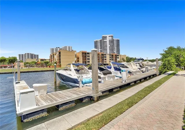 2nd image of 3600 Mystic Pointe Dr, Aventura, FL 33180