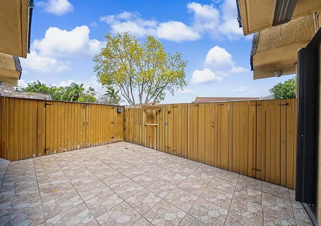 37th image of 149 Lake Arbor Dr, Palm Springs, FL 33461 | MLS# B26010068