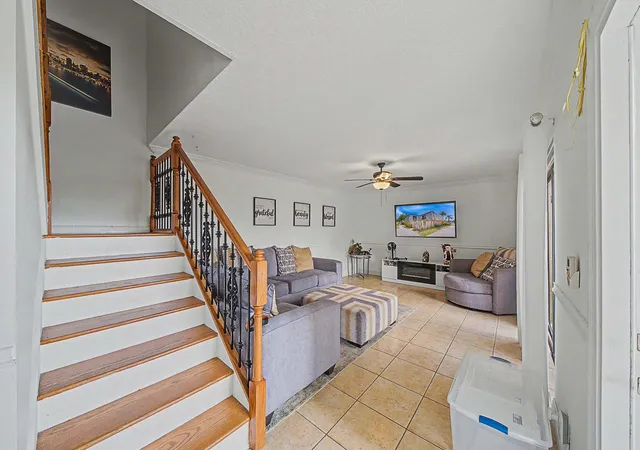 3rd image of 149 Lake Arbor Dr, Palm Springs, FL 33461 | MLS# B26010068