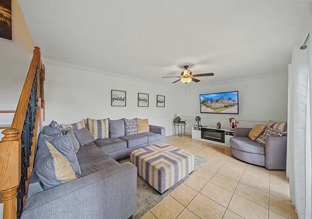 4th image of 149 Lake Arbor Dr, Palm Springs, FL 33461 | MLS# B26010068