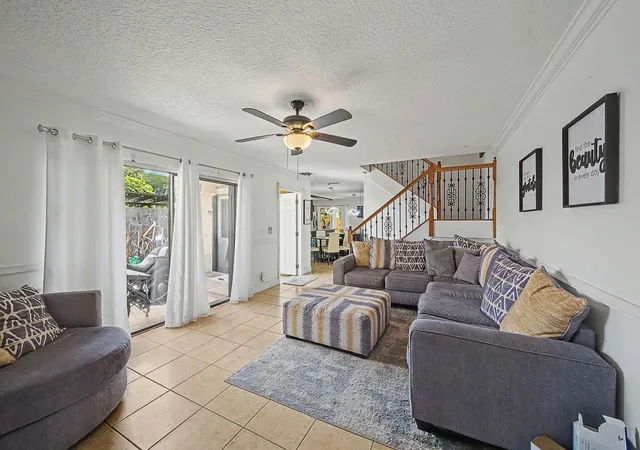5th image of 149 Lake Arbor Dr, Palm Springs, FL 33461 | MLS# B26010068