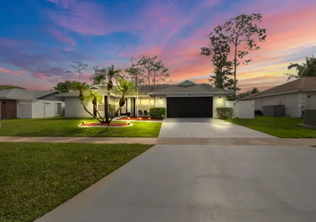 Homes for sale in Royal Palm Beach, FL | 125 Parkwood Dr, Royal Palm Beach, FL 33411 | MLS# B26010075