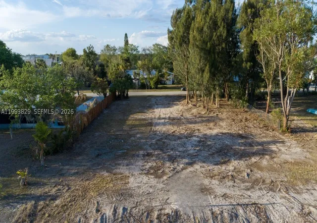 14th image of 1035 W Anchor Lane, Moore Haven, FL 33471 | MLS# A11993829