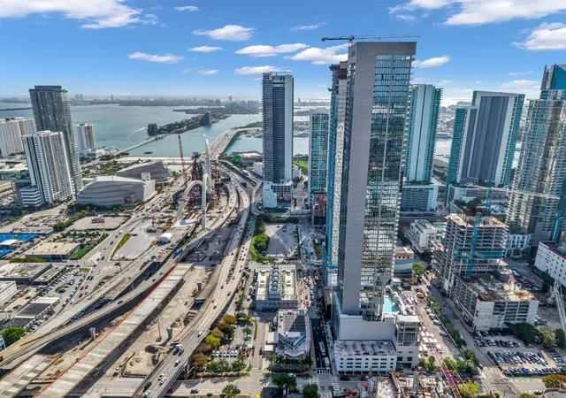 3rd image of 20 Ne 11Th St #3205, Miami, FL 33132 | MLS# B26010400