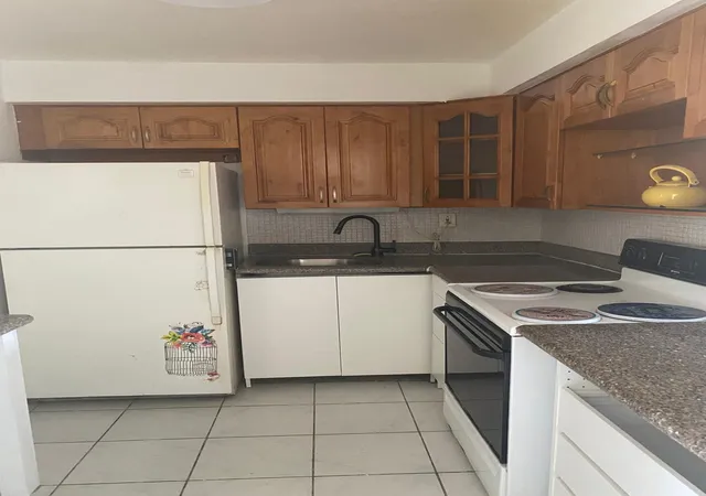 4th image of 20200 Ne 27Th Ct, Miami, FL 33180