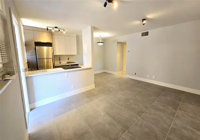 2nd image of 1811 Jefferson St #202, Hollywood, FL 33020 | MLS# A11994301