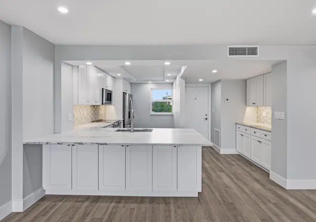 4th image of 1012 N Ocean Blvd #202, Pompano Beach, FL 33062 | MLS# B26010527
