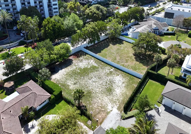 4th image of 3 Winnebago Rd, Sea Ranch Lakes, FL 33308 | MLS# B26010531