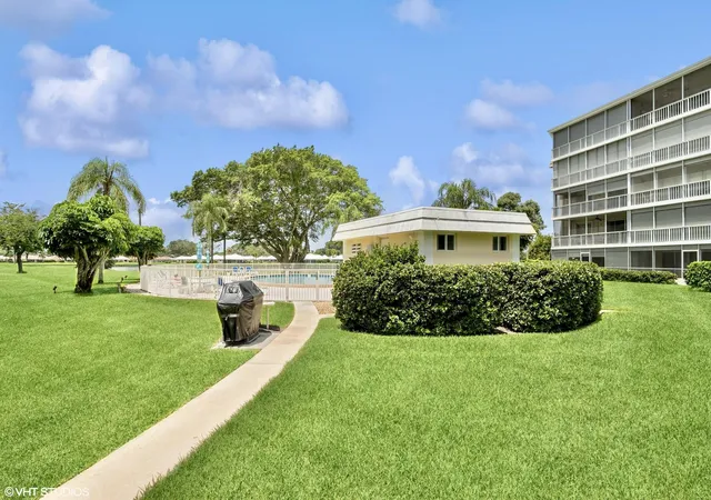 2nd image of 145 Atlantis Blvd, Lake Worth, FL 33462