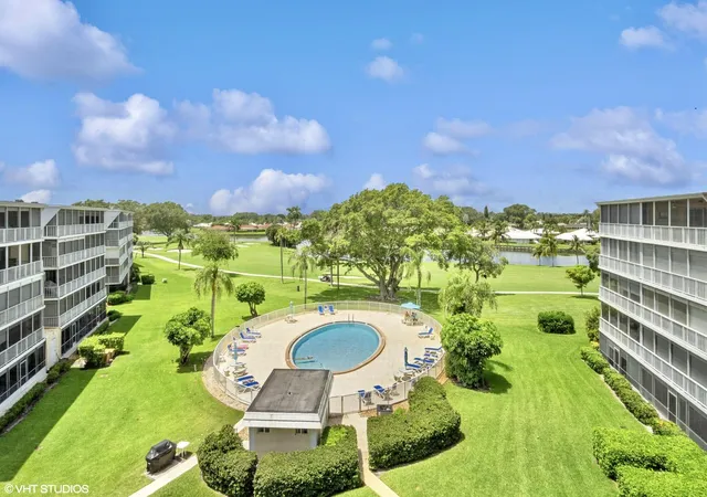 27th image of 145 Atlantis Blvd #Ph4, Lake Worth, FL 33462 | MLS# B26010613