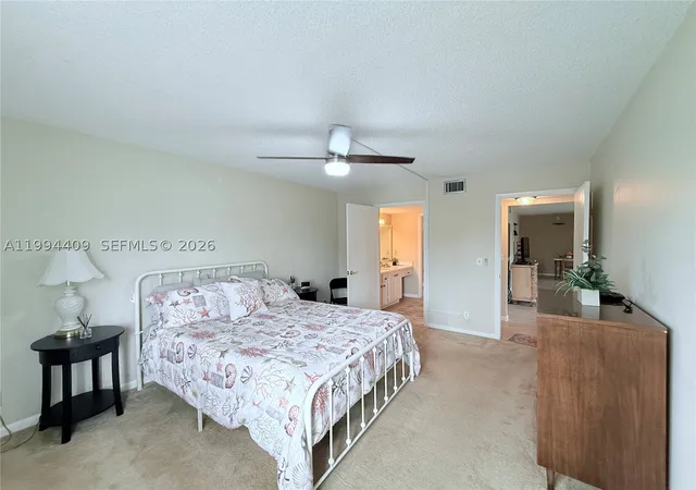 24th image of 340 Pine Ridge Cir #C-1, Green Acres, FL 33463 | MLS# A11994409