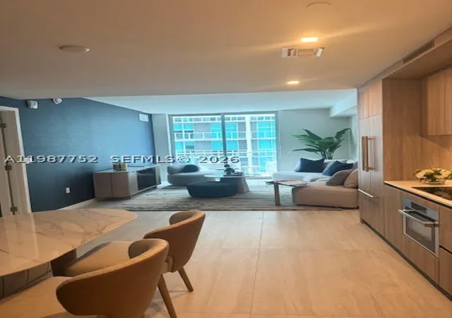 3rd image of 77 Se 5Th St #2708, Miami, FL 33131 | MLS# A11987752