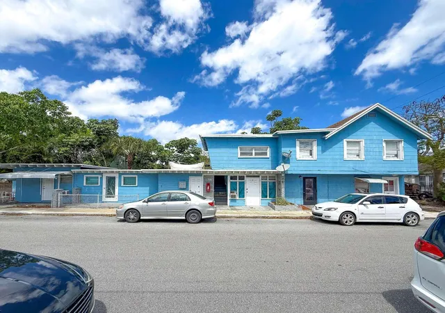 2nd image of 714 N 4Th Ave Ave N, Lake Worth Beach, FL 33460 | MLS# B26010776