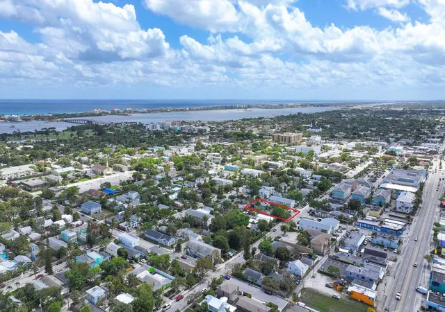5th image of 714 N 4Th Ave Ave N, Lake Worth Beach, FL 33460 | MLS# B26010776