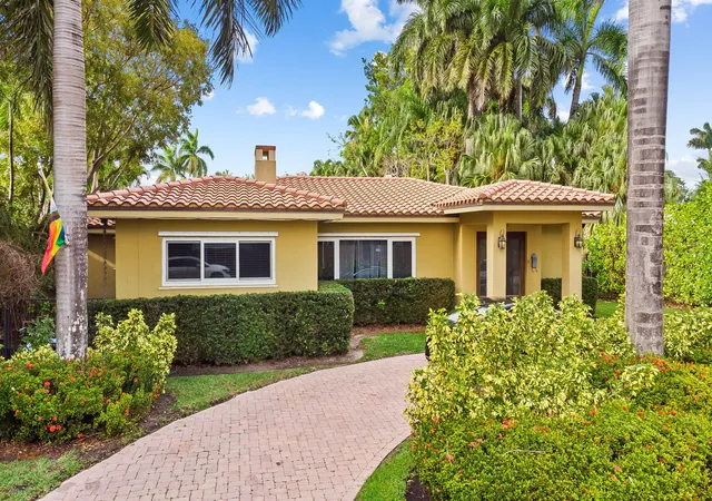2nd image of 939 Buchanan St, Hollywood, FL 33019 | MLS# B26010783