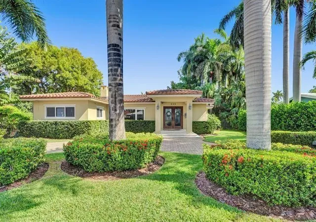 3rd image of 939 Buchanan St, Hollywood, FL 33019 | MLS# B26010783