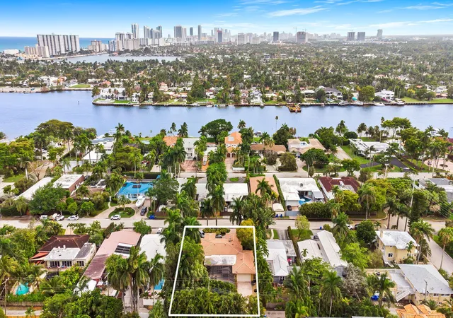 5th image of 939 Buchanan St, Hollywood, FL 33019 | MLS# B26010783