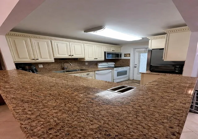 Homes for sale in Deerfield Beach, FL | 400 Se 10th St #202, Deerfield Beach, FL 33441 | MLS# B26010994