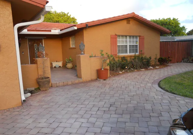 Homes for sale in Coral Springs, FL | 2755 Nw 84th Ave, Coral Springs, FL 33065 | MLS# B26011079