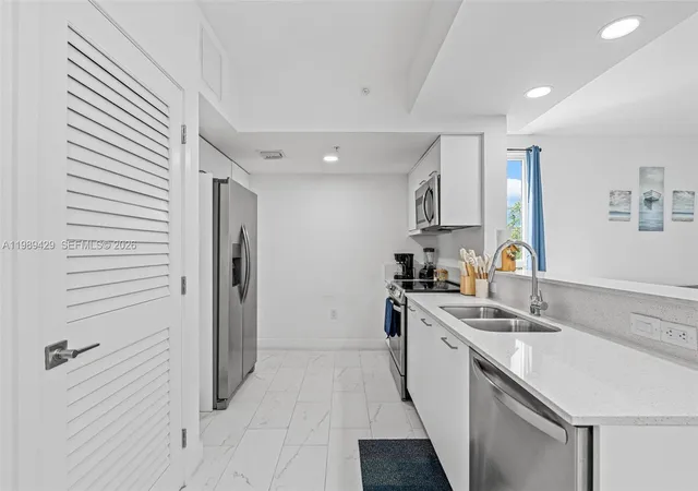 4th image of 1850 Monroe Street #309, Hollywood, FL 33020 | MLS# A11989429