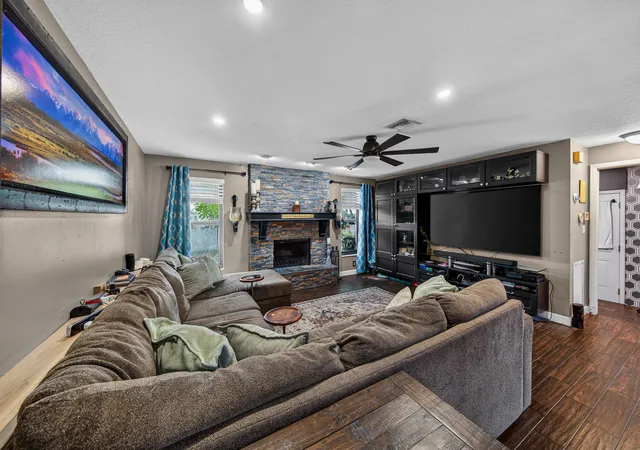 Homes for sale in Coral Springs, FL | 9696 Nw 28Th Pl, Coral Springs, FL 33065 | MLS# B26011220