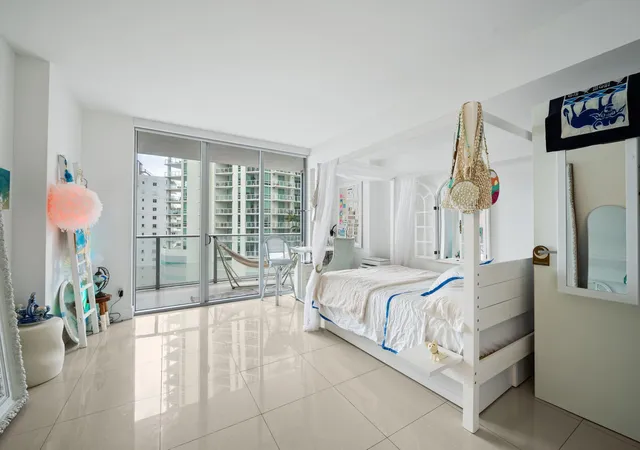 Homes for sale in Miami, FL | 1300 Brickell Bay Dr #1005, Miami, FL 33131 | MLS# B26011301