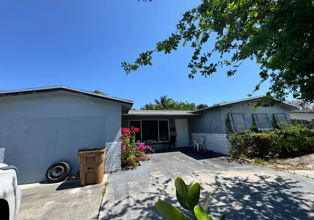 Homes for sale in Pompano Beach, FL | 4310 Ne 1st Ter, Pompano Beach, FL 33064 | MLS# B26011320