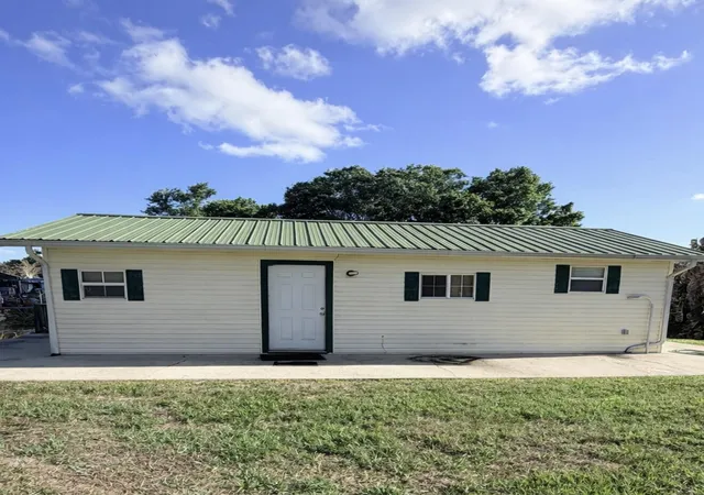 3rd image of 4046 Se 26Th St, Okeechobee, FL 34974 | MLS# B26011330