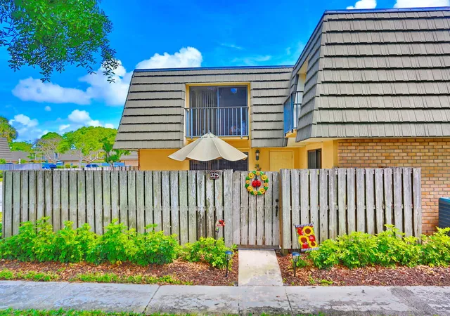 1st image of 325 3rd Wy, West Palm Beach, FL 33407 | MLS# B26011373