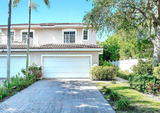1st image of 2560 Ne 11th St, Pompano Beach, FL 33062 | MLS# B26011493