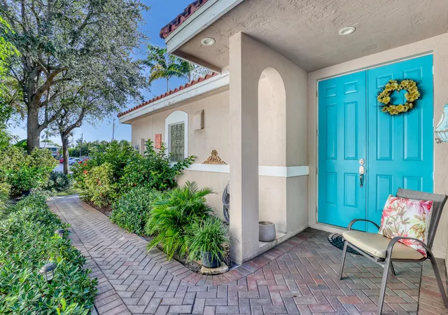 2nd image of 2560 Ne 11th St, Pompano Beach, FL 33062 | MLS# B26011493