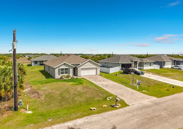 25th image of 524 W Glendale Ave, Labelle, FL 33935 | MLS# B26011518