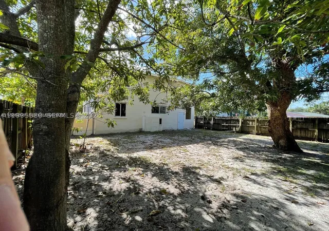 38th image of 3 7th Ave, Dania Beach, FL 33004 | MLS# A11995580