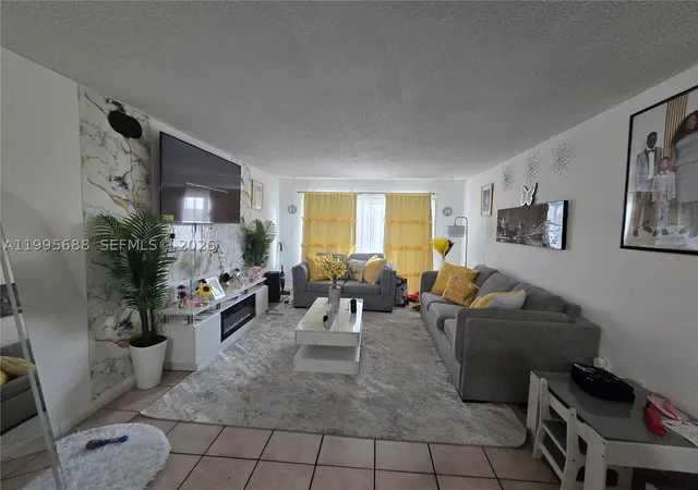 Listing Photo 4 - Condo for sale in building located at 3600 Nw 21St St, Lauderdale Lakes, FL 33311 - Unit #309