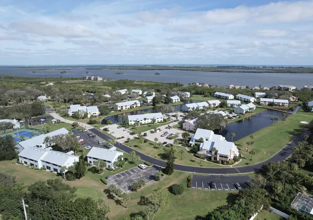 Homes for sale in Sebastian, FL | 5720 Pelican Pointe Drive, Sebastian, FL 32958 | Houzeo
