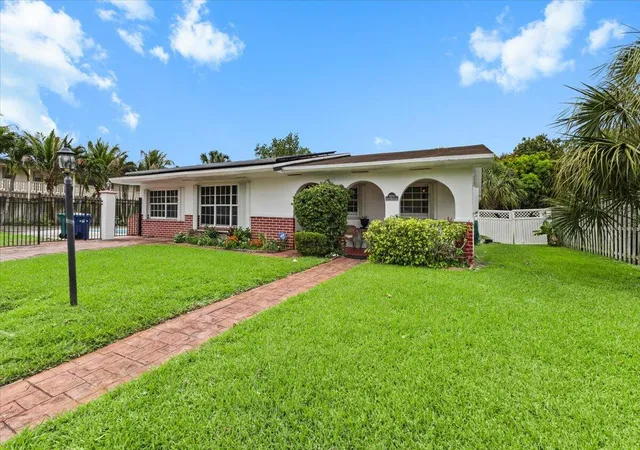 3rd image of 1091 Nw 46Th Ave, Lauderhill, FL 33313 | MLS# B26011808