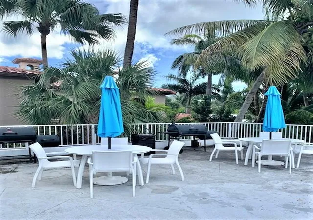Homes for sale in North Lauderdale, FL | 2426 Se 17th Street, North Lauderdale, FL 33316 | Houzeo