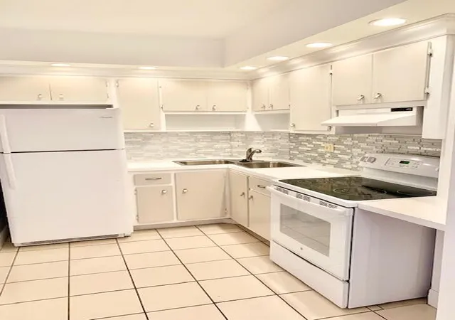 Homes for sale in North Lauderdale, FL | 2426 Se 17Th St #307a, North Lauderdale, FL 33316 | MLS# B26011905
