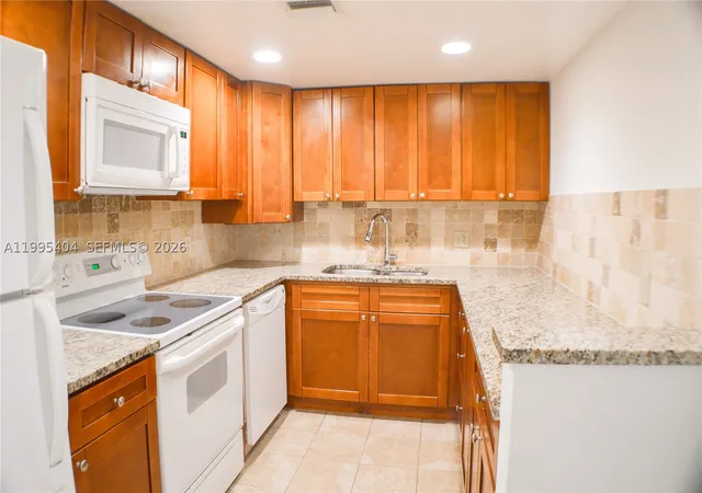 Homes for sale in Deerfield Beach, FL | 733 Se 1st Way #206, Deerfield Beach, FL 33441 | MLS# A11995404