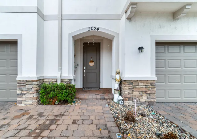 4th image of 2024 Sugar Maple Dr, Riviera Beach, FL 33410 | MLS# B26012031