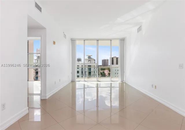 44th image of 3131 Ne 188th St #2-1010, Miami, FL 33180 | MLS# A11996246