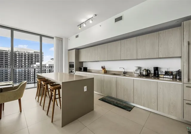 Photo 3 of Condo for sale at 4111 S Ocean Dr #LPH1, Hollywood, FL 33019 | MLS# A11993623 | Listing updated on 2026-08-04