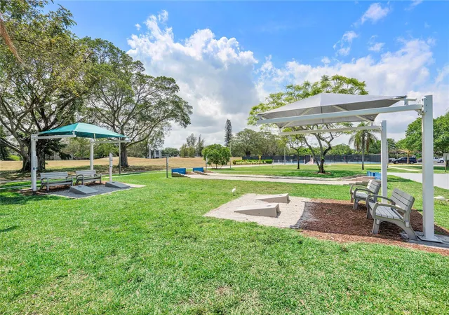 Homes for sale in Deerfield Beach, FL | 190 Oakridge M, Deerfield Beach, FL 33442 | MLS# B26012287