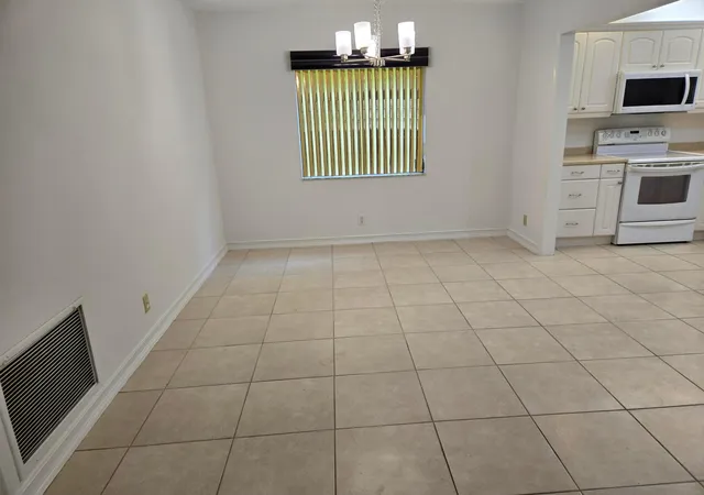 5th image of 10125 Nw 71St St, Tamarac, FL 33321 | MLS# B26012297