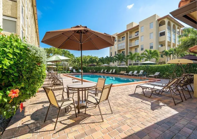 2nd image of 950 Ponce De Leon Rd, Boca Raton, FL 33432