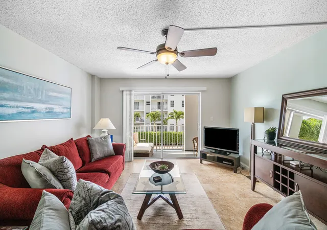5th image of 950 Ponce De Leon Rd, Boca Raton, FL 33432