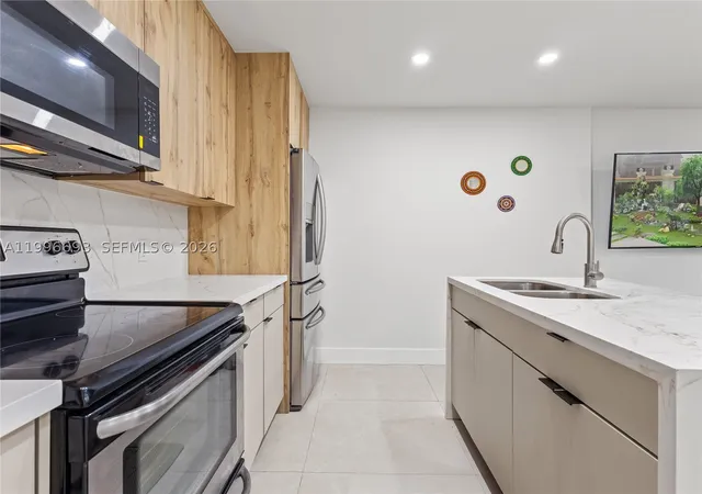 Photo 3 of Townhouse for sale at 10017 Sw 23rd Ter, Miami, FL 33165 | MLS# A11996693 | Listing updated on 2026-09-15